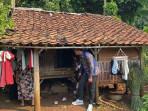 Sofian-Hadi-Ketua-RW-di-wilayah-kuli-bangunan-yang-tinggal-di-Kampung-Sukajadi.jpg