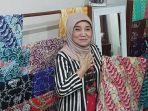 Sri-Ratna-Handayani-Budi-founder-Galeri-Handayani-Geulis-Batik-Bogor.jpg