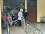 Suasana-Sidang-perdana-2-pelaku-pembacokan-pelajar-SMK-Bina-Warga-1.jpg