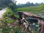 Truk-tergelincir-ke-sawah.jpg