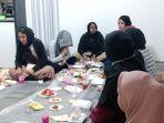 Warrga-Puncak-gelar-buka-puasa-bersama-bersama-Imigran-di-Pecae.jpg
