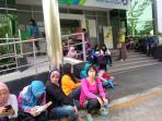 antre-bpjs-ketenagakerjaan-bogor_20151013_083628.jpg
