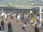 antrean-penumpang-di-stasiun-bogor-senin-672020.jpg