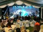 band-seventeen-saat-menggelar-konser-di-pantai-tanjung-lesung-banten-sebelum-tsunami-terjadi.jpg