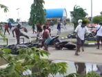 bandara-sorong-diserang.jpg
