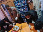 bangun-tengah-malam-anak-syok-lihat-ibu-dan-adiknya-tewas-berpelukan-di-kasur.jpg