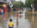 banjir-di-perumahan-harapan-baru-2-kelurahan-kota-baru.jpg
