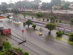 banjir-di-stasiun-tanah-abang.jpg