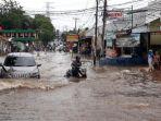banjir-mengepung-sejumlah-titik-di-jalan-aria-putra.jpg