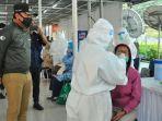 bima-arya-sugiarto-meninjau-langsung-pelaksanaan-swab-test.jpg