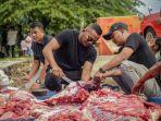 daging-kurban-untuk-warga-longsor.jpg