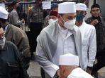 habib-usman-bin-yahya-suami-kartika-putri-ikut-demo.jpg