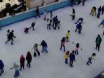 ice-skating-di-cibinong-city-mal-2019.jpg
