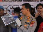 identitas-sopir-yang-halangi-ambulans.jpg