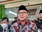 iwan-setiawan-berbincang-dengan-awak-media.jpg