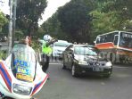 jalam-pajajaran-tepatnya-di-dekat-trafick-light-simpang-bantarjati-mengalami-kepadatan_20180217_183138.jpg