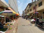 jalan-pedati-jadi-pasar-tumpah.jpg