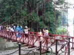 jembatan-merah-kebun-raya-bogor_20160506_181854.jpg