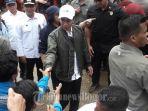 jokowi-di-kampung-mati.jpg