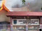 kantor-dpr-papua-barat-dibakar.jpg