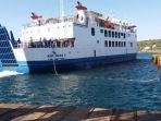 kapal-feri-saat-berlabuh-di-pelabuhan-asdp-bolok-kupang.jpg
