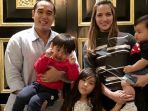 keluarga-nia-ramadhani-dan-ardi-bakrie_20180810_111145.jpg