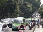 kondisi-mobilitas-kendaraan-di-jalan-otto-iskandardinata.jpg