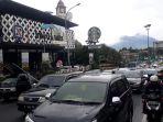 lalin-di-simpang-gadog-bogor.jpg