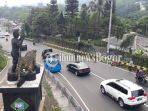 lalu-lintas-kendaraan-di-kawasan-turunan-selarong-puncak-bogor_20180529_154714.jpg
