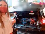 luna-maya-beli-mobil-2-miliar.jpg