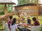 makan-bareng-jerapah.jpg