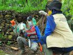 masker-bekas-pakai-yang-ditemukan-di-aliran-kali-ciliwung-kota-bogor.jpg