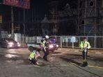 maut-Pajero-VS-Xenia-di-jalur-Puncak-tepatnya-di-Desa.jpg