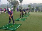 melakukan-Tee-Shot.jpg