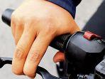 mengerem-sepeda-motor-ada-teorinya.jpg