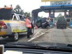 minibus-tabrak-pitnu-tol_20170709_154520.jpg