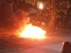 motor-pelaku-tawuran-dibakar-warga.jpg