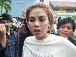 nikita-mirzani-ngambek-saat-wawancara.jpg