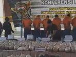 olisi-menggerebek-bandar-sabu-sabu-di-kawasan-perumahan-elite.jpg