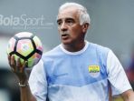 pelatih-persib-bandung_20180128_130706.jpg