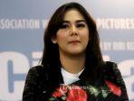 pemain-film-sissy-priscillia-saat-ditemui-pada-acara-konferensi.jpg