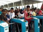 penumpang-krl-di-stasiun-bogor_20160103_165230.jpg