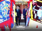 penyambutan-presiden-jokowi-oleh-presiden-moon-jae-in-di-istana-cheng-dok-goong_20180912_083627.jpg