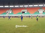 persib-bandung-latihan-di-stadion-pakansari_20160811_194815.jpg