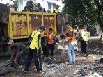 petugas-gabungan-melakukan-penataan-lapak-pkl.jpg