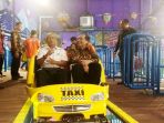 plt-wali-kota-bogor-usmar-hariman-mecoba-permainan-roler-coster-di-transmart_20180531_115328.jpg