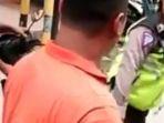 polisi-berhentikan-ambulans.jpg