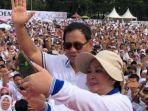 prabowo-dan-titiek-soeharto-saat-hadiri-acara-jalan-sehat.jpg