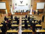 rapat-paripurna-mengenai-raperda-kota-bogor_20151026_181927.jpg