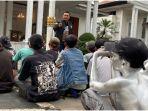 razia-56-orang-mulai-dari-pengamen-manusia-silver.jpg